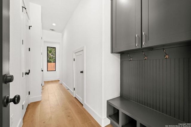 115 Dowdy, San Antonio, TX 78204
