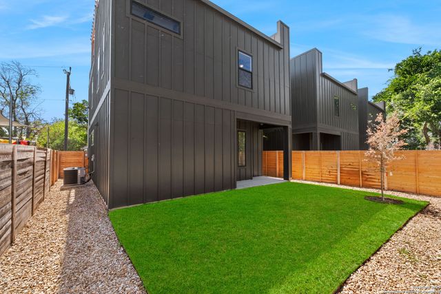 115 Dowdy, San Antonio, TX 78204