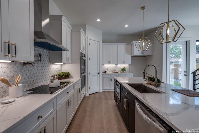 115 Dowdy, San Antonio, TX 78204
