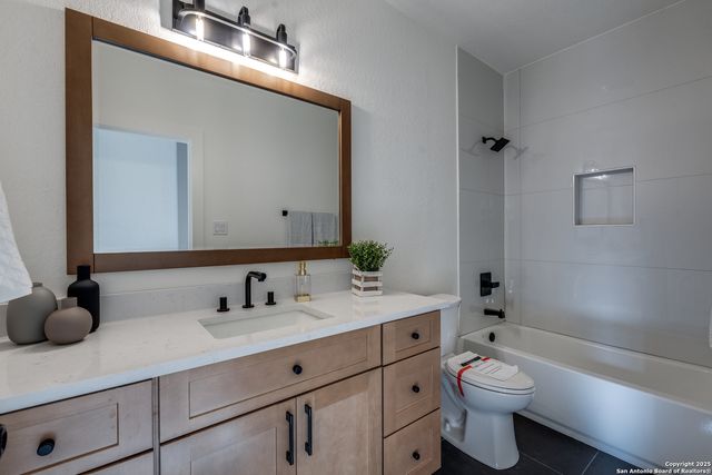 115 Dowdy, San Antonio, TX 78204