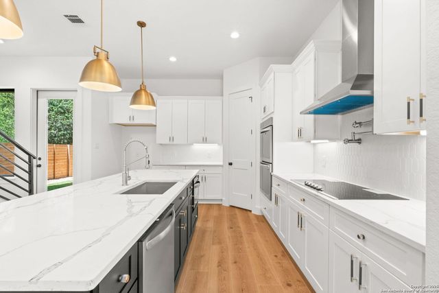 115 Dowdy, San Antonio, TX 78204