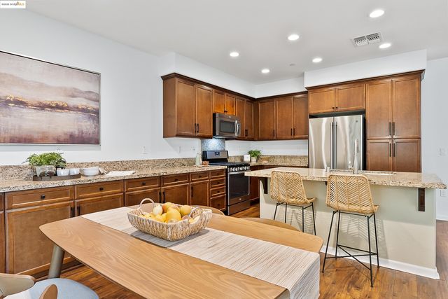 322 Pacifica Dr, Brentwood, CA 94513