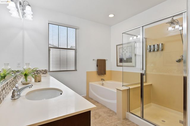 322 Pacifica Dr, Brentwood, CA 94513