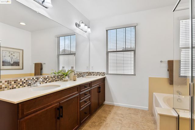 322 Pacifica Dr, Brentwood, CA 94513