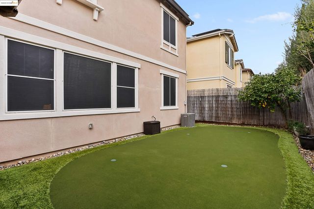 322 Pacifica Dr, Brentwood, CA 94513