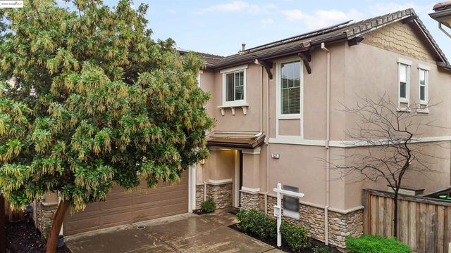 322 Pacifica Dr, Brentwood, CA 94513