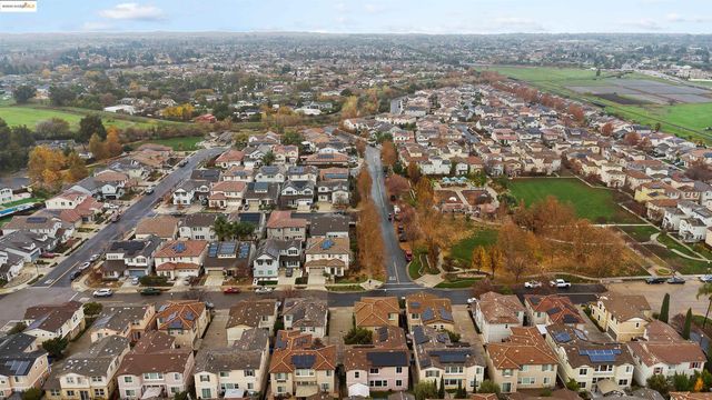 322 Pacifica Dr, Brentwood, CA 94513