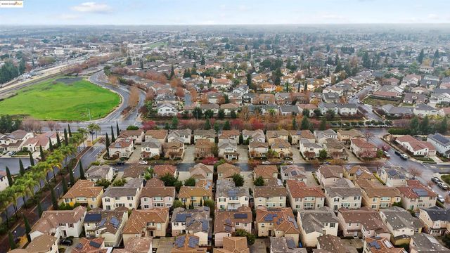 322 Pacifica Dr, Brentwood, CA 94513