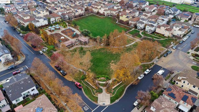 322 Pacifica Dr, Brentwood, CA 94513