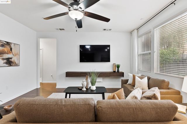 322 Pacifica Dr, Brentwood, CA 94513