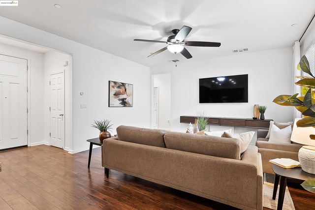 322 Pacifica Dr, Brentwood, CA 94513