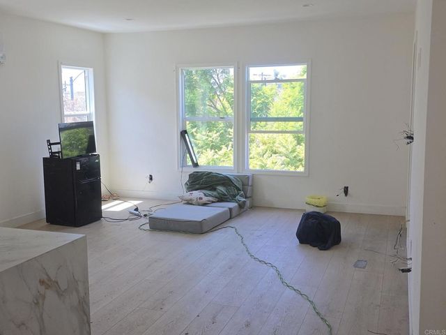 144 S Kenmore Avenue, Los Angeles, CA 90004