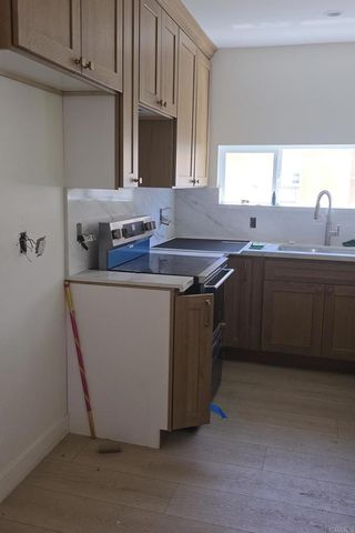 144 S Kenmore Avenue, Los Angeles, CA 90004