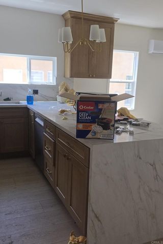 144 S Kenmore Avenue, Los Angeles, CA 90004