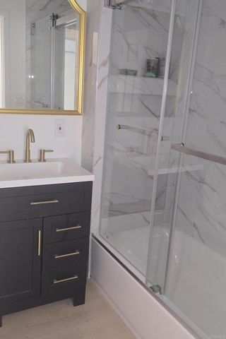 144 S Kenmore Avenue, Los Angeles, CA 90004