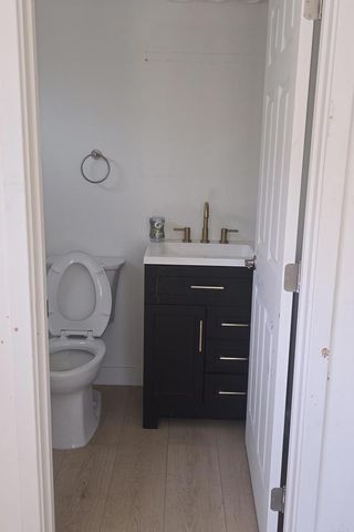 144 S Kenmore Avenue, Los Angeles, CA 90004