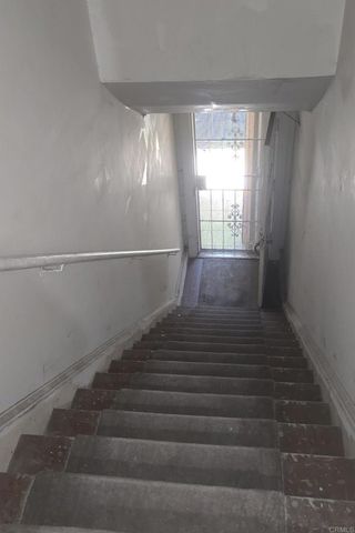 144 S Kenmore Avenue, Los Angeles, CA 90004