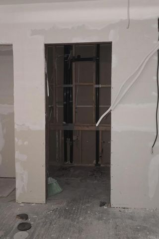 144 S Kenmore Avenue, Los Angeles, CA 90004