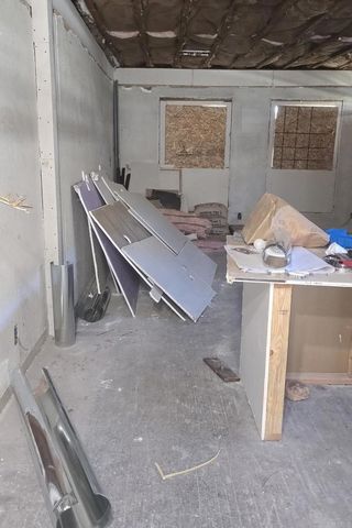 144 S Kenmore Avenue, Los Angeles, CA 90004