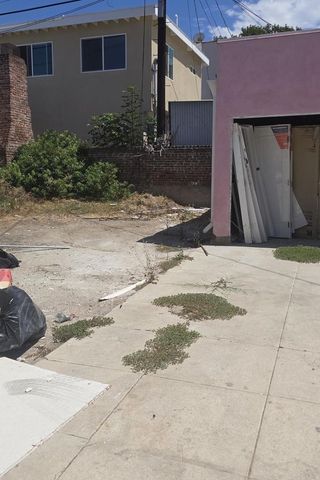 144 S Kenmore Avenue, Los Angeles, CA 90004