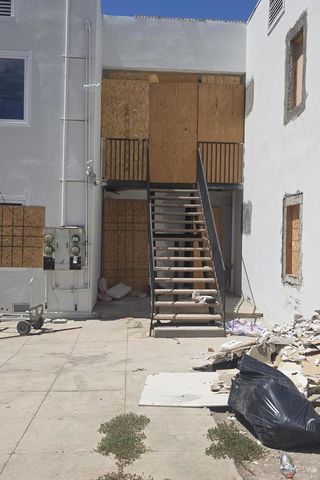 144 S Kenmore Avenue, Los Angeles, CA 90004