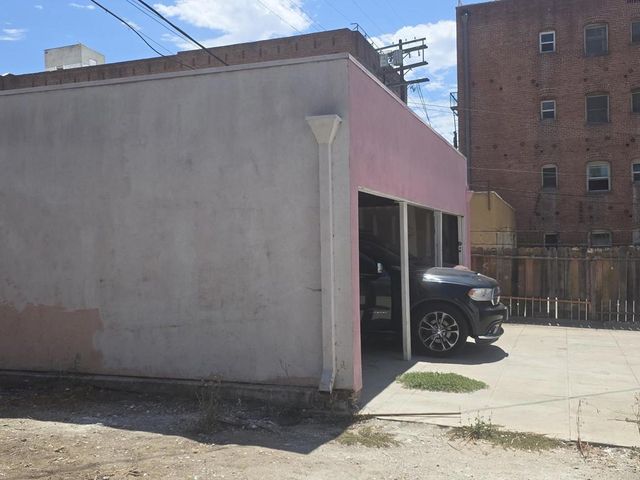 144 S Kenmore Avenue, Los Angeles, CA 90004