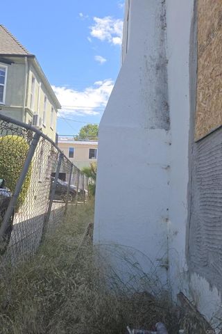 144 S Kenmore Avenue, Los Angeles, CA 90004