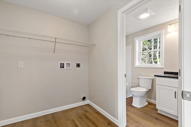 25 Bumblebee Dr, Plymouth, MA 02360