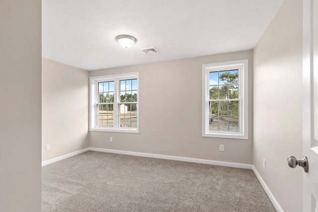 25 Bumblebee Dr, Plymouth, MA 02360