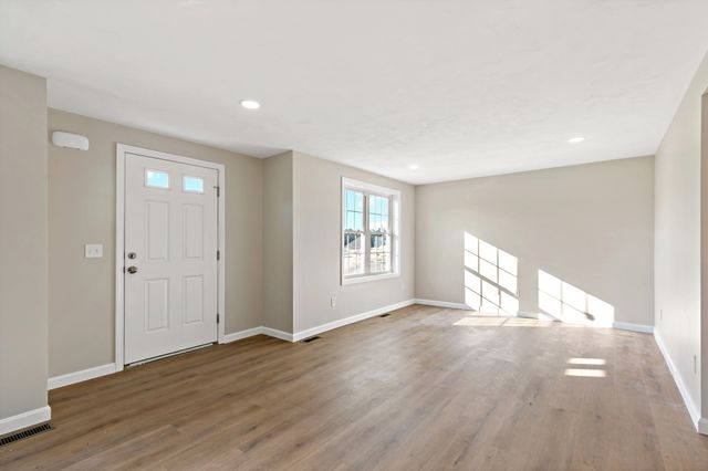 25 Bumblebee Dr, Plymouth, MA 02360