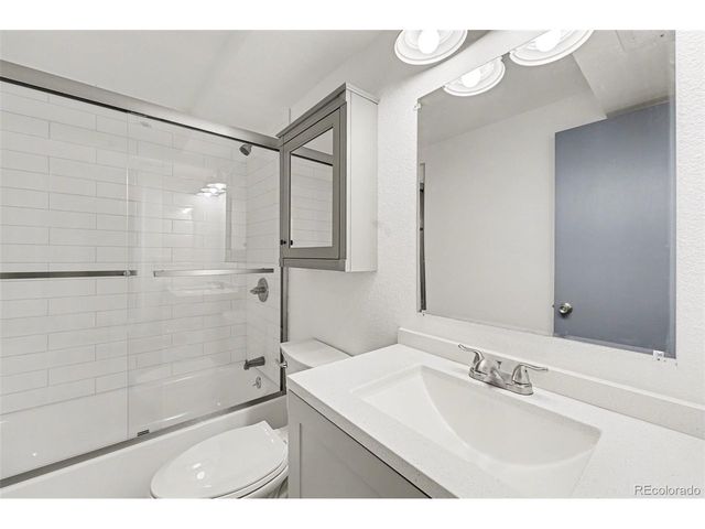 971 S Arbutus St, Lakewood, CO 80228