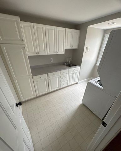 10 Crestwood Rd, North Reading, MA 01864