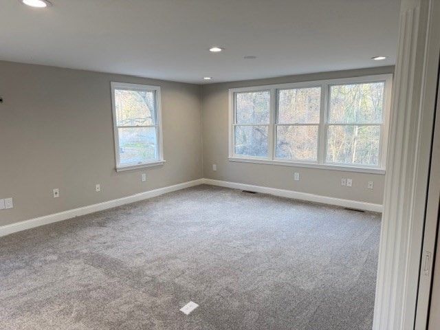 10 Crestwood Rd, North Reading, MA 01864