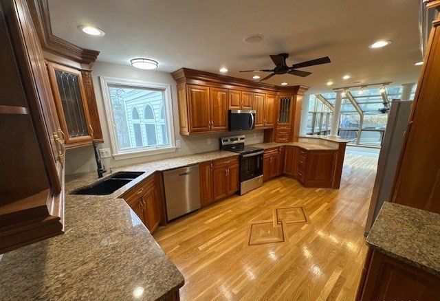 10 Crestwood Rd, North Reading, MA 01864