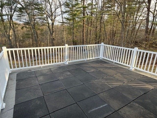 10 Crestwood Rd, North Reading, MA 01864