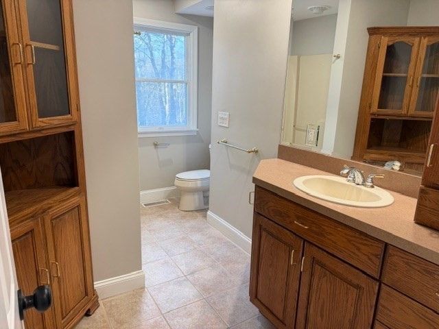 10 Crestwood Rd, North Reading, MA 01864