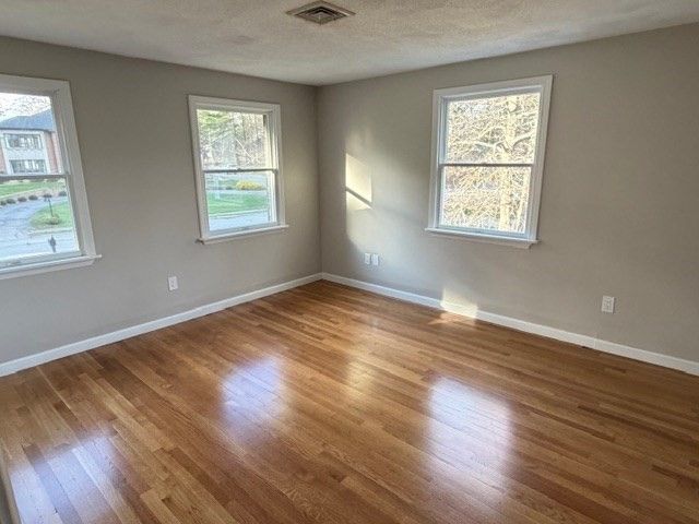 10 Crestwood Rd, North Reading, MA 01864