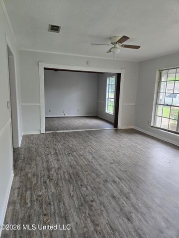 2710 E Angela Circle, Gulfport, MS 39503