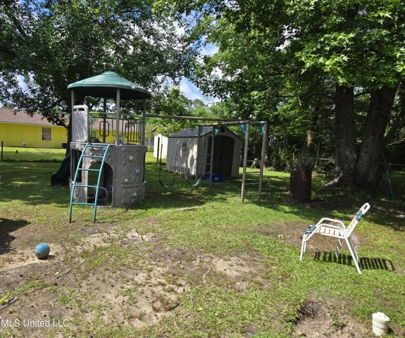 2710 E Angela Circle, Gulfport, MS 39503