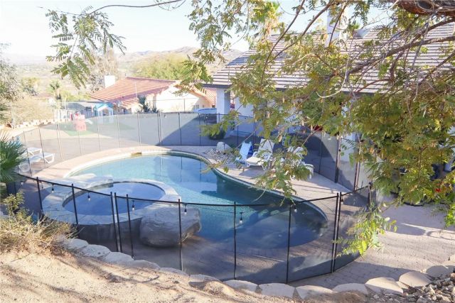 7525 Whitney, Yucca Valley, CA 92284