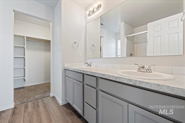 3069 N Saratov Way, Kuna, ID 83634