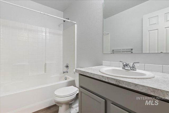 3069 N Saratov Way, Kuna, ID 83634