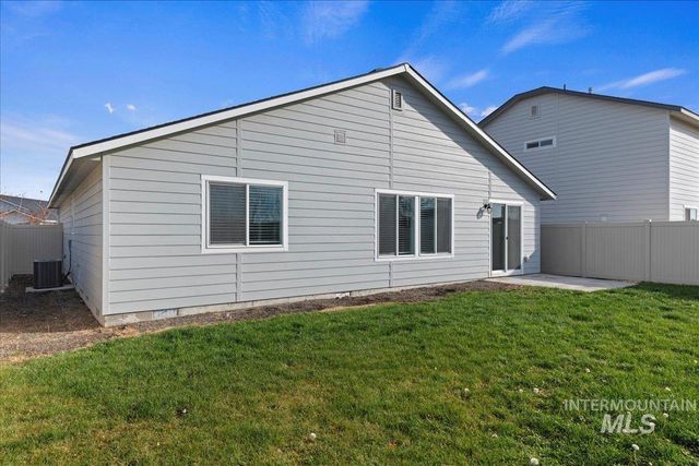 3069 N Saratov Way, Kuna, ID 83634