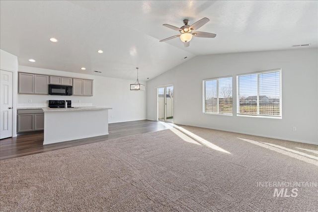 3069 N Saratov Way, Kuna, ID 83634