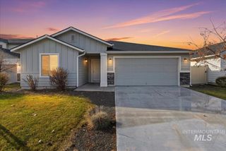 3069 N Saratov Way, Kuna, ID 83634