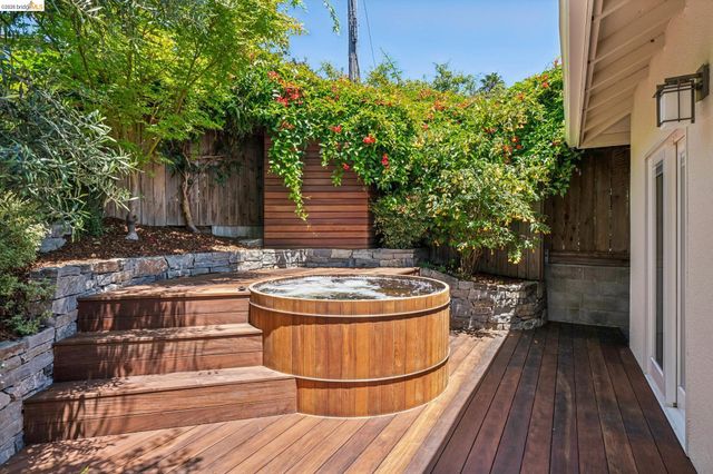 2019 Del Norte, Berkeley, CA 94707