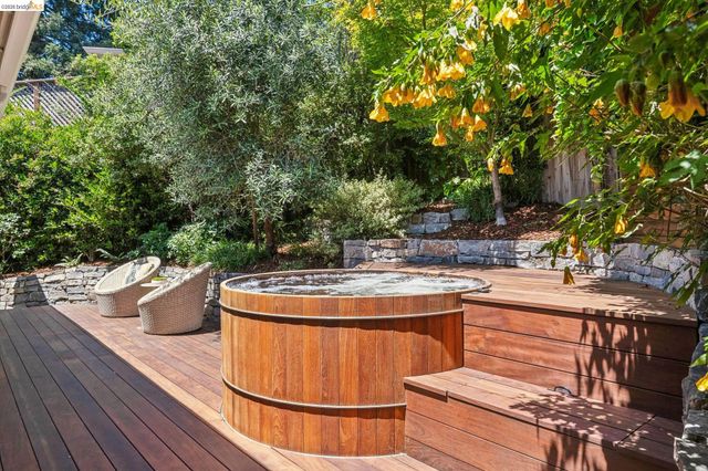 2019 Del Norte, Berkeley, CA 94707