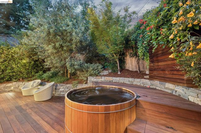 2019 Del Norte, Berkeley, CA 94707