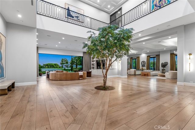 2100 Stratford Circle, Los Angeles, CA 90077