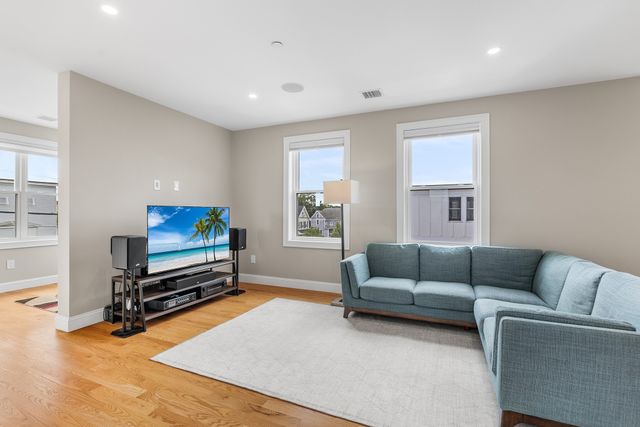 170 Bradford St 3, Everett, MA 02149